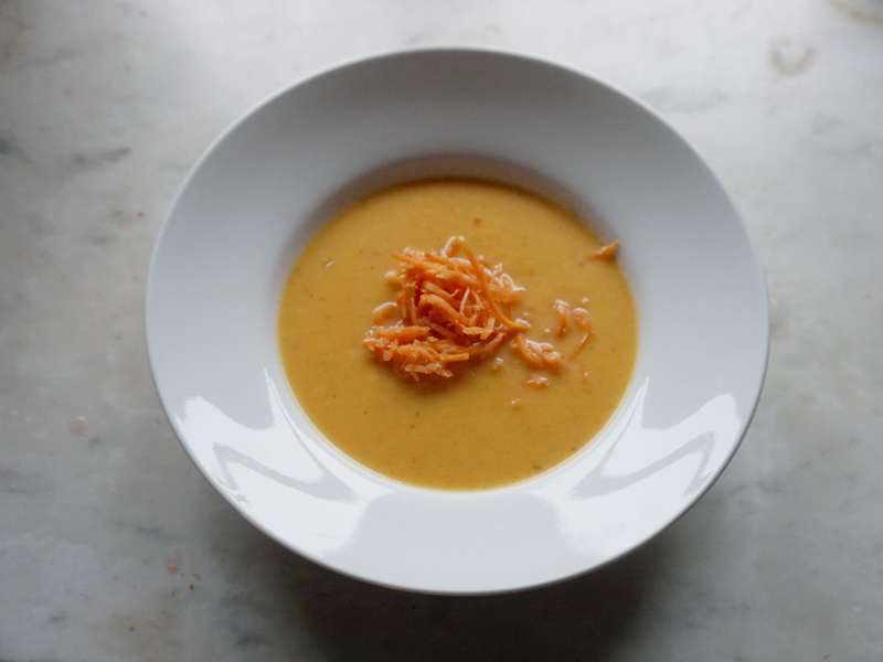 Birnen - Möhrensuppe mit roher und fermentierter Karotte 1
