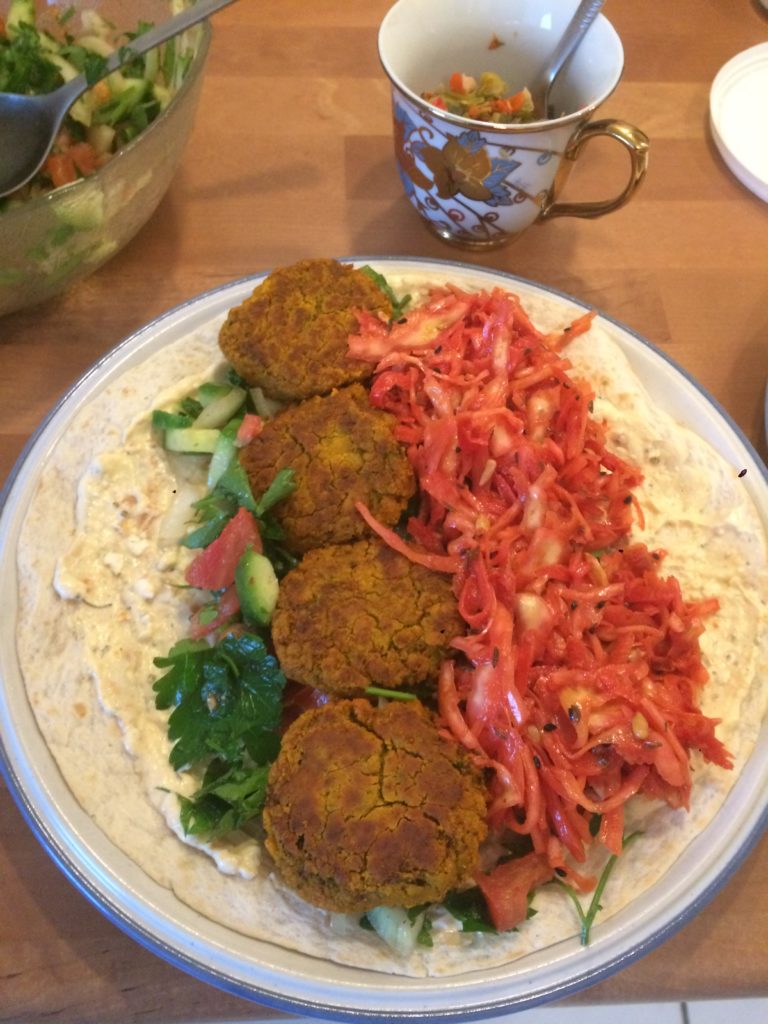 Falafel mit fermentiertem Kümmelkraut & fermentiertem Feuer 6