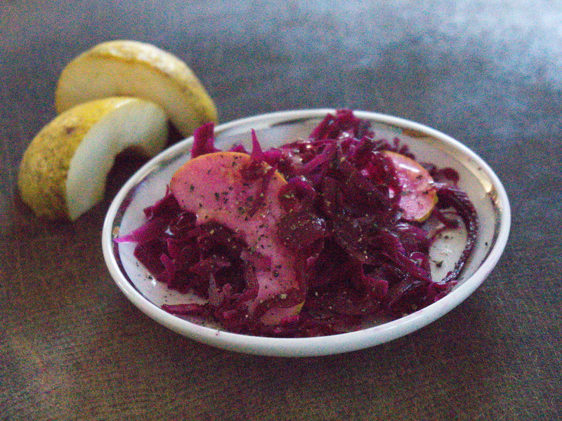 Fermentierter Rotkohl mit Apfel
