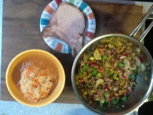 Lauwarmes Linsengemüse mit Coleslaw und Kassler 3