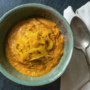Goldenes Sauerkraut auf gerösteter Kürbissuppe 2