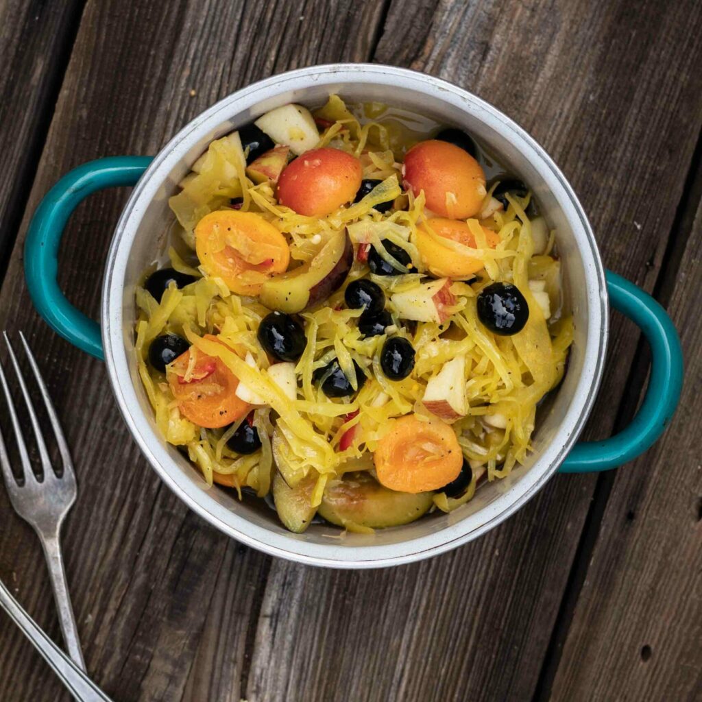  Obstsalat mit goldenem Sauerkraut