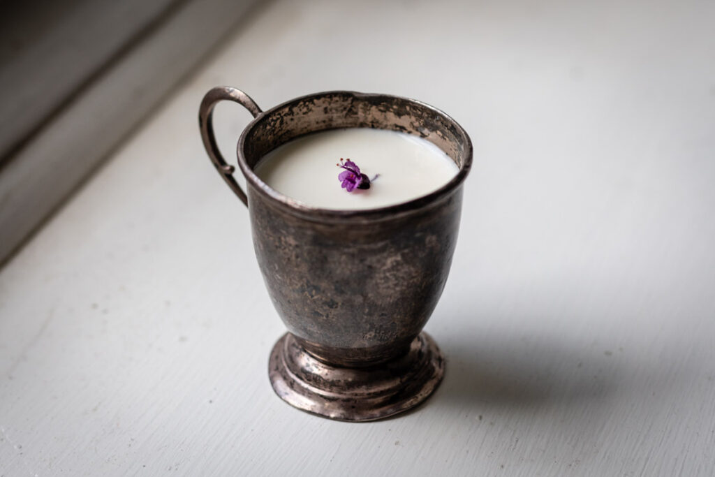 Ayran mit fermentierten Sellerie, Quitte und Thymian 2