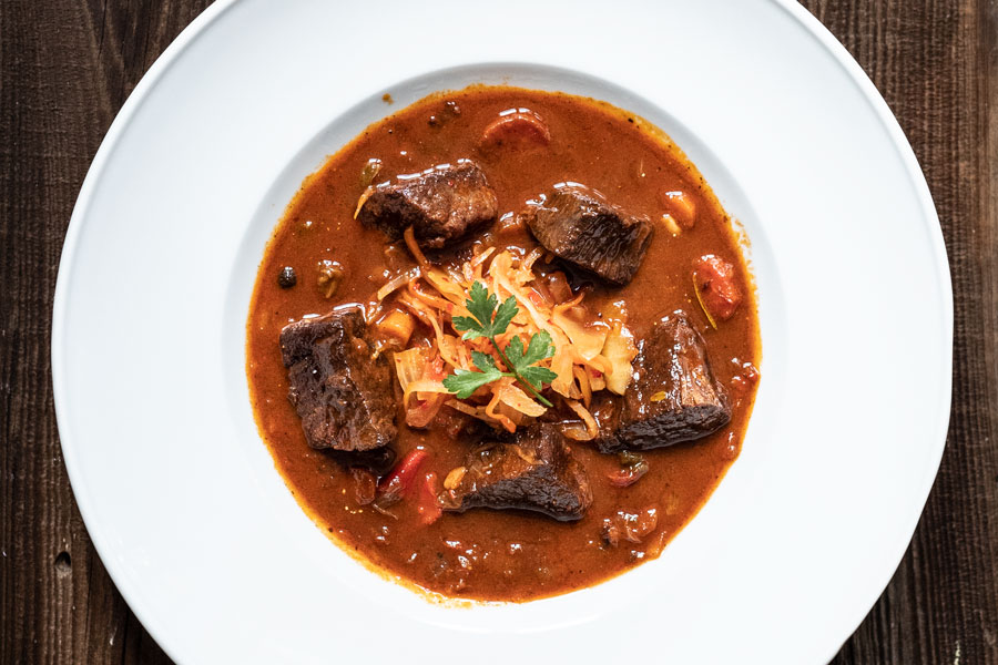 Gulasch mit Curtido