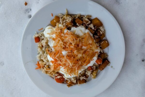 Steckrüben, Holunderkraut, Aji Amarillo-Joghurt