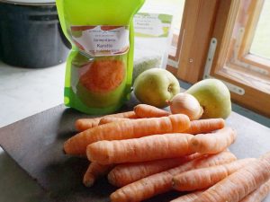 Birnen - Möhrensuppe mit roher und fermentierter Karotte 2